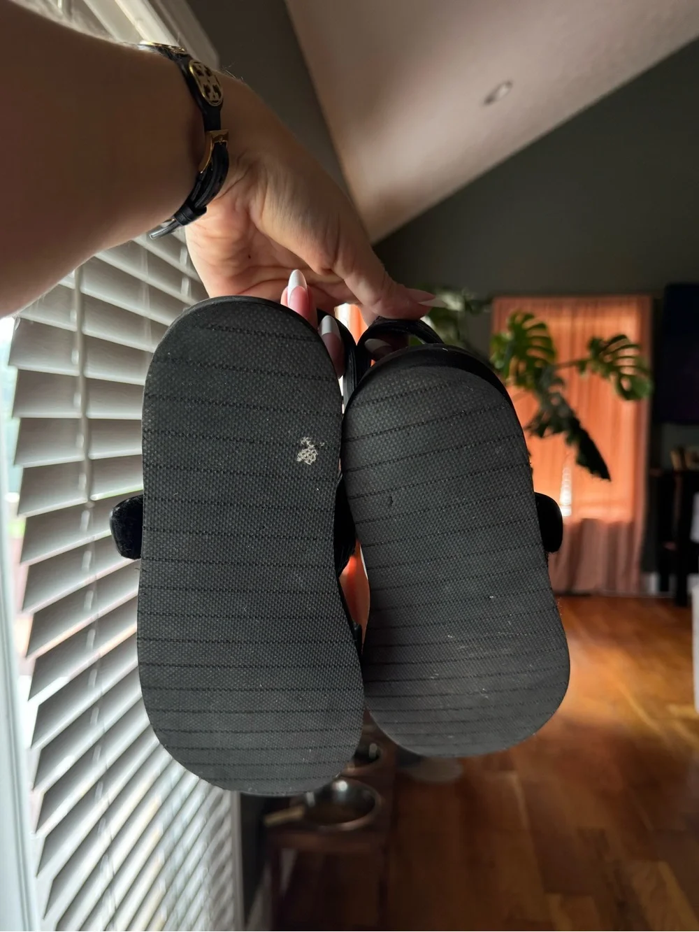 Quilted sandals
